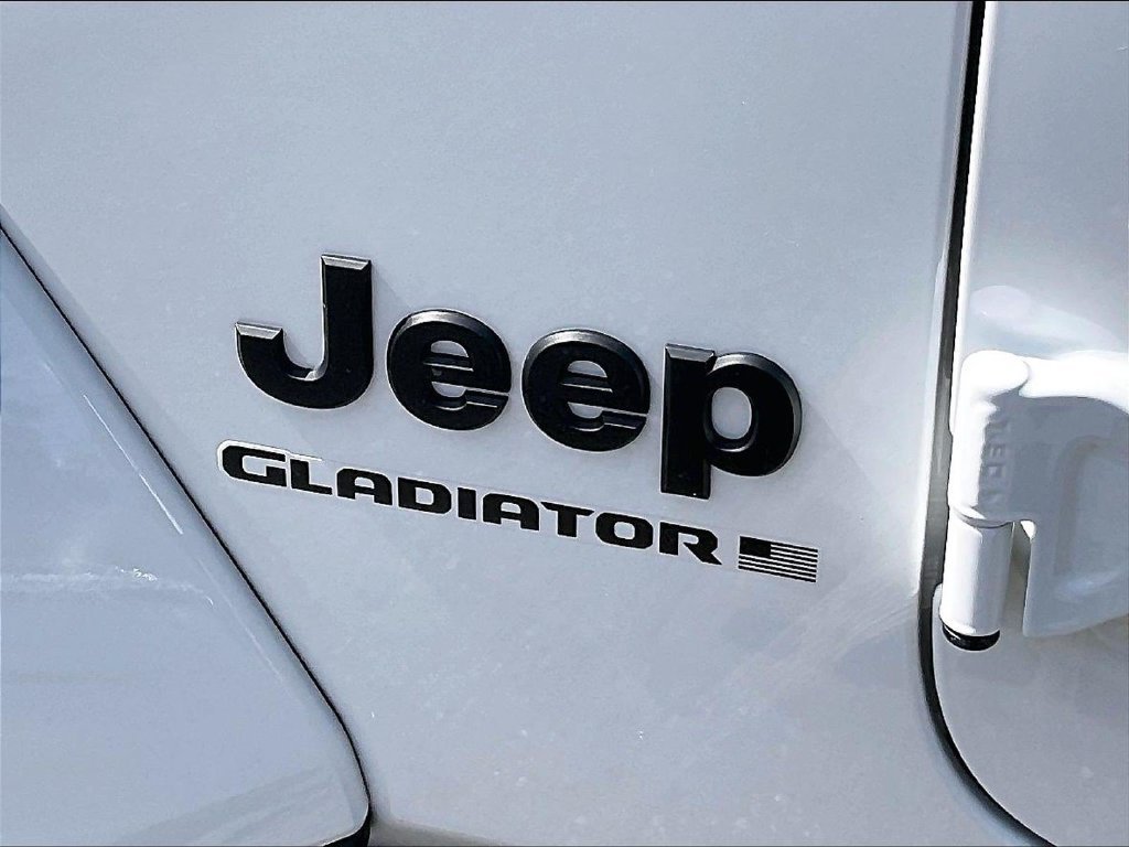 Used 2025 Jeep Gladiator Sport AWD/4WD image 29