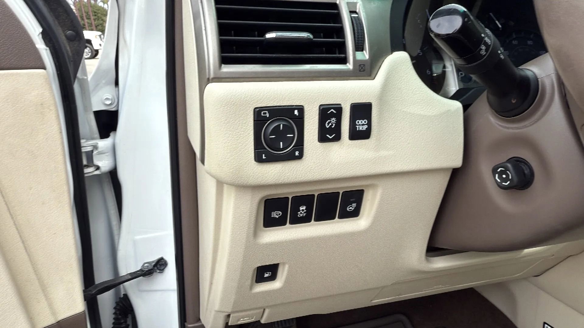 Used 2015 Lexus GX 460 Luxury image 37