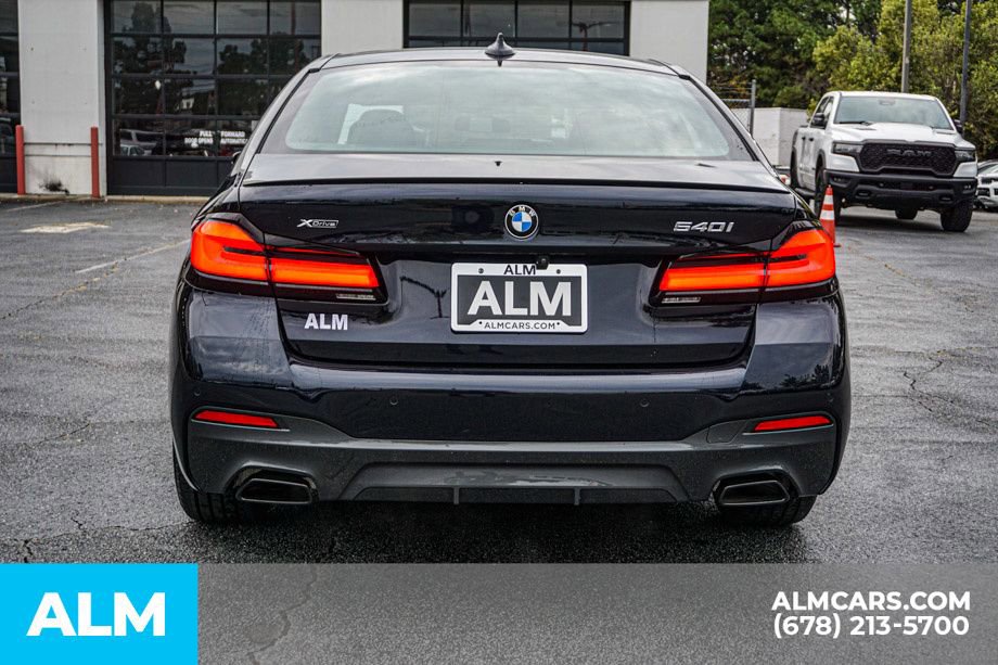 Used 2023 BMW 540i xDrive w/ M Sport Package image 11