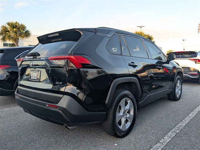 Used 2020 Toyota RAV4 XLE image 3