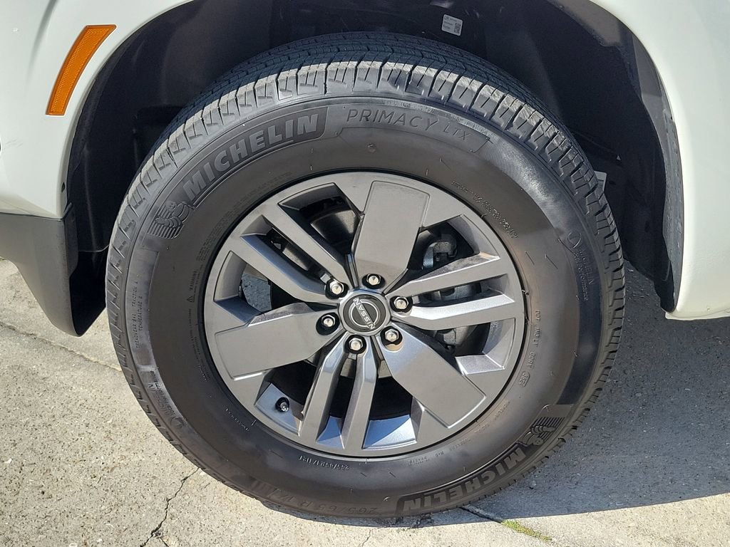 Certified 2025 Nissan Frontier SV RWD image 10