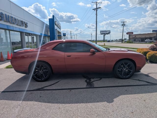 Used 2020 Dodge Challenger SXT w/ Blacktop Package RWD image 2