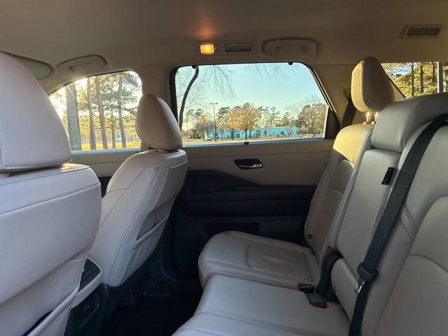 Used 2023 Nissan Pathfinder SL image 22