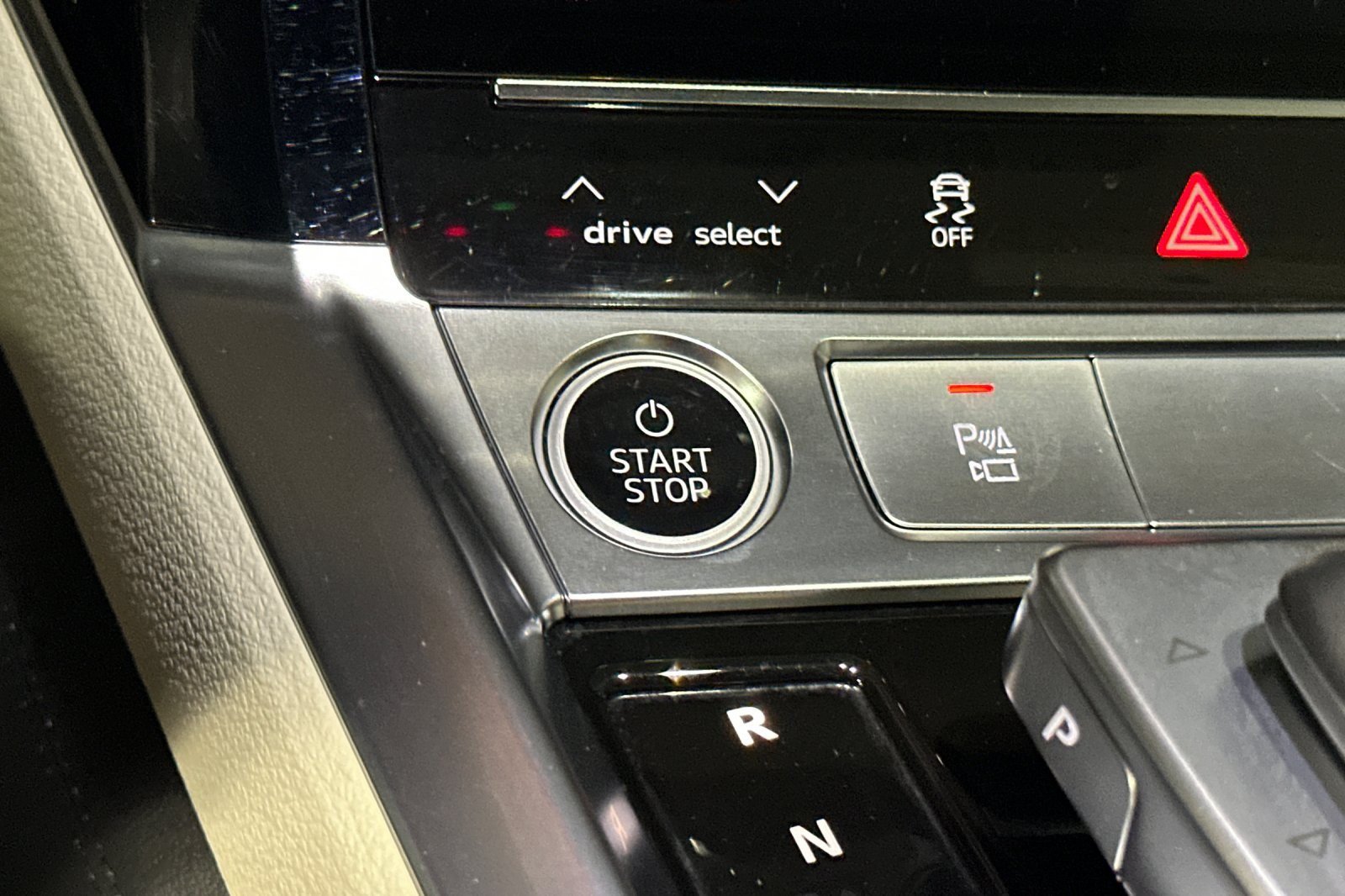 Used 2024 Audi Q8 e-tron Premium Plus w/ Premium Plus Package AWD/4WD image 22