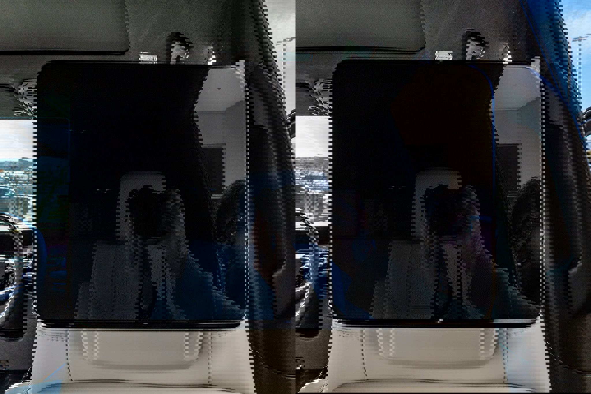 Used 2026 Cadillac Escalade ESV Platinum Sport w/ LPO, ONYX Package image 32