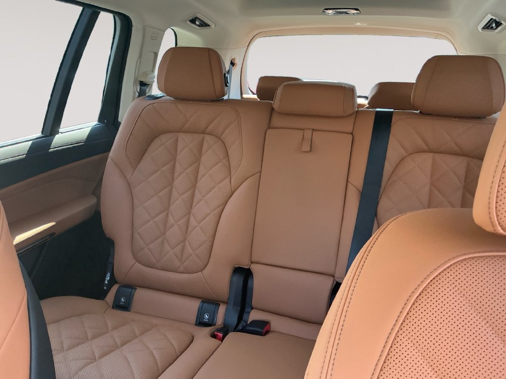 New 2027 BMW X7 xDrive40i w/ Premium Package AWD/4WD image 13