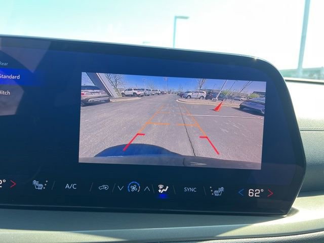 Used 2025 Chevrolet Traverse LT AWD/4WD image 23