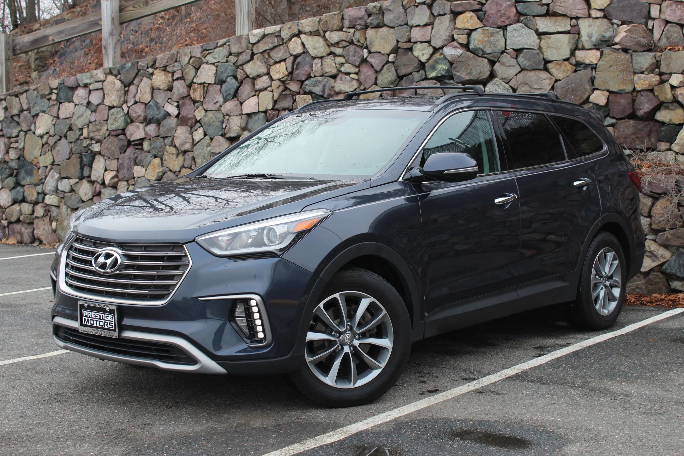 Used 2017 Hyundai Santa Fe SE w/ SE Premium Package 02 image 2