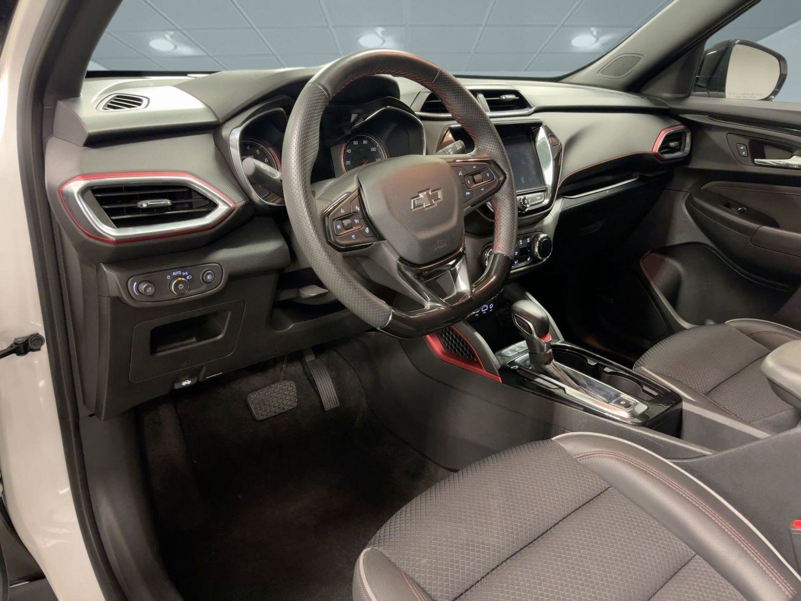 Used 2023 Chevrolet TrailBlazer RS w/ Technology Package image 4