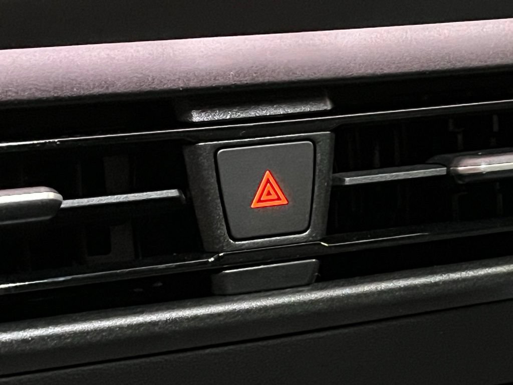 New 2026 Volkswagen Tiguan SE R-Line FWD image 11