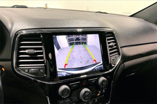 Used 2020 Jeep Grand Cherokee Altitude image 14