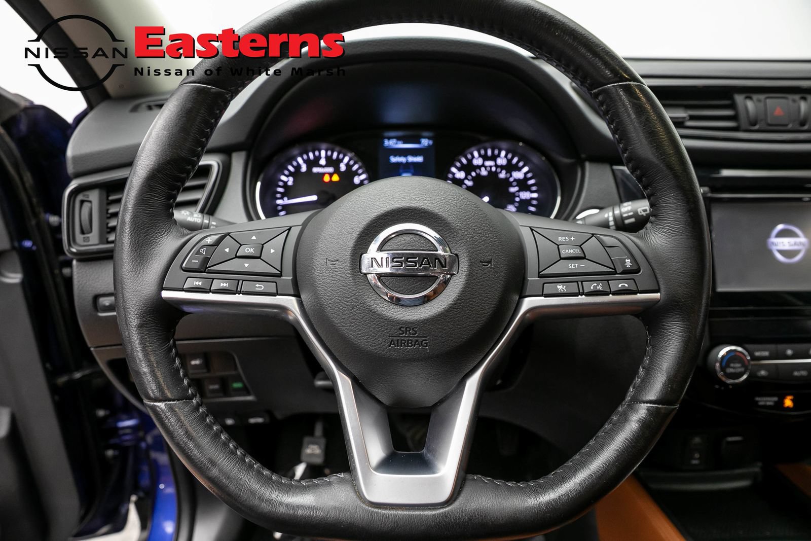 Used 2017 Nissan Rogue SL w/ SL Premium Package AWD/4WD image 10