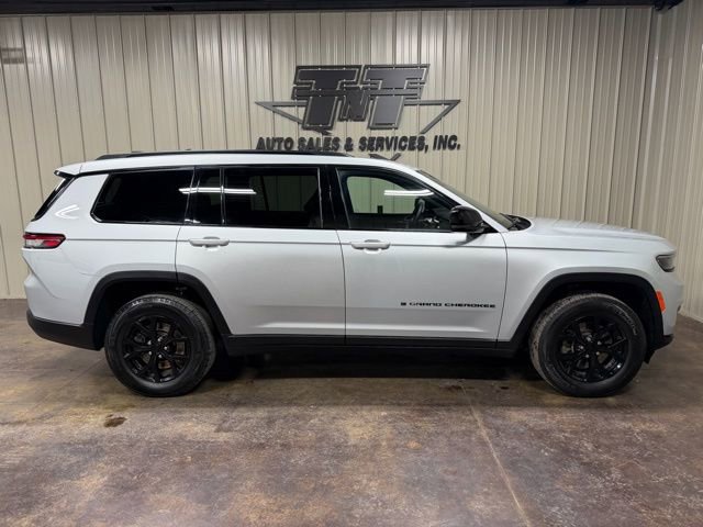 Used 2024 Jeep Grand Cherokee L Laredo image 7