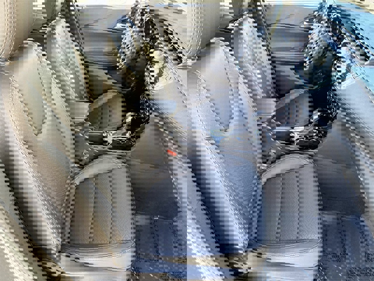 Used 2020 Buick Encore GX Essence w/ Experience Buick Package image 10