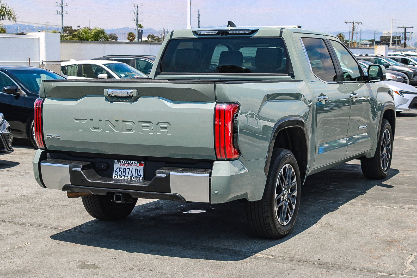 Used 2024 Toyota Tundra Limited AWD/4WD image 9