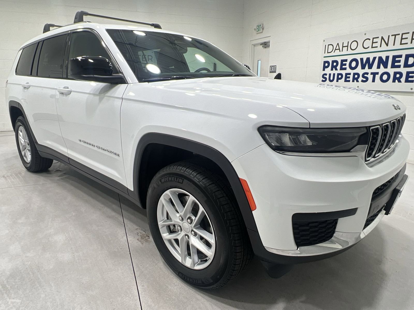 Used 2024 Jeep Grand Cherokee L Laredo w/ Luxury Tech Group I image 2