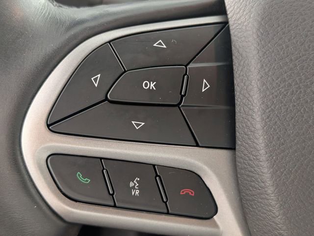 Used 2019 Jeep Cherokee Limited image 17