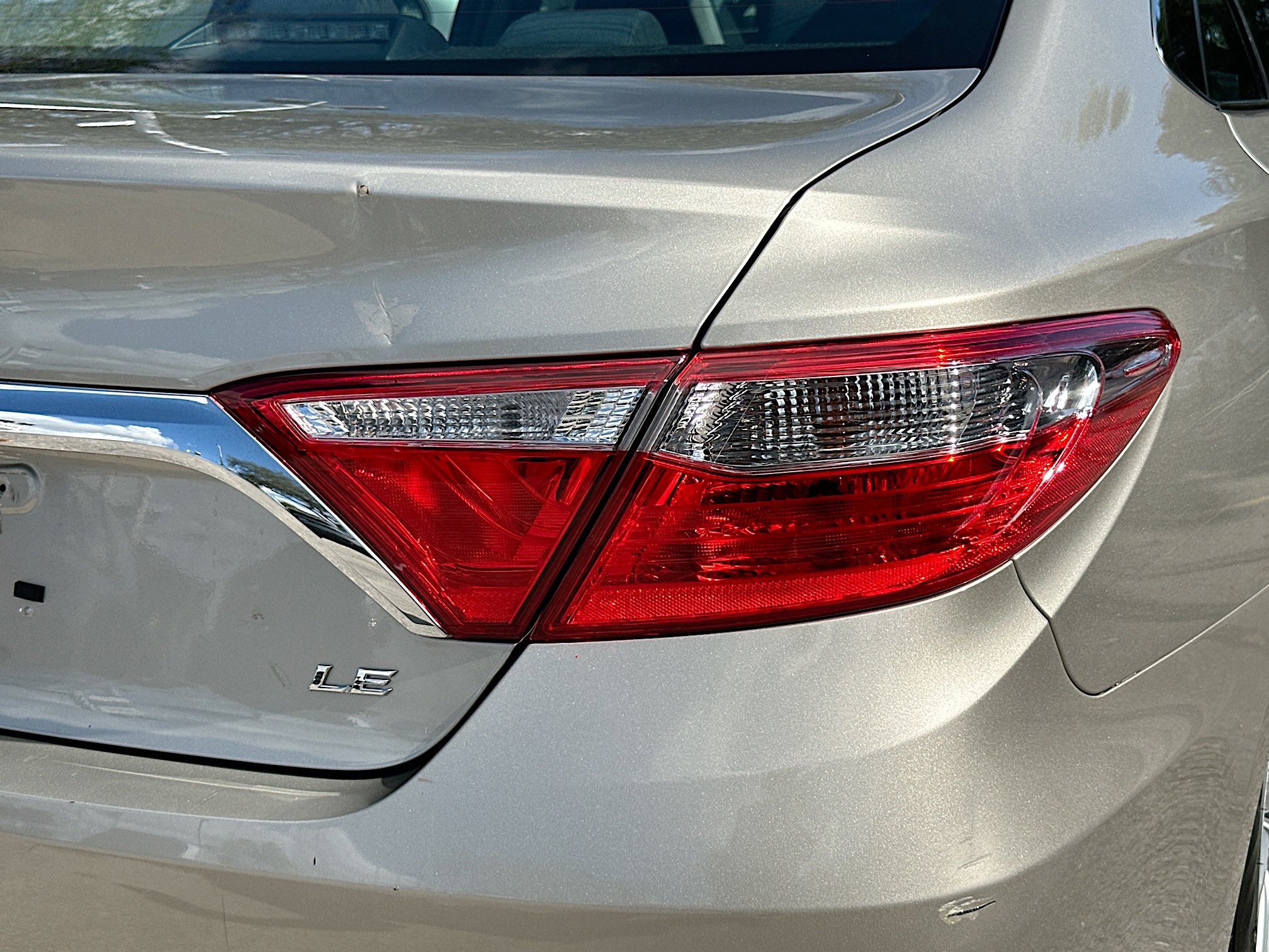 Used 2016 Toyota Camry LE image 28