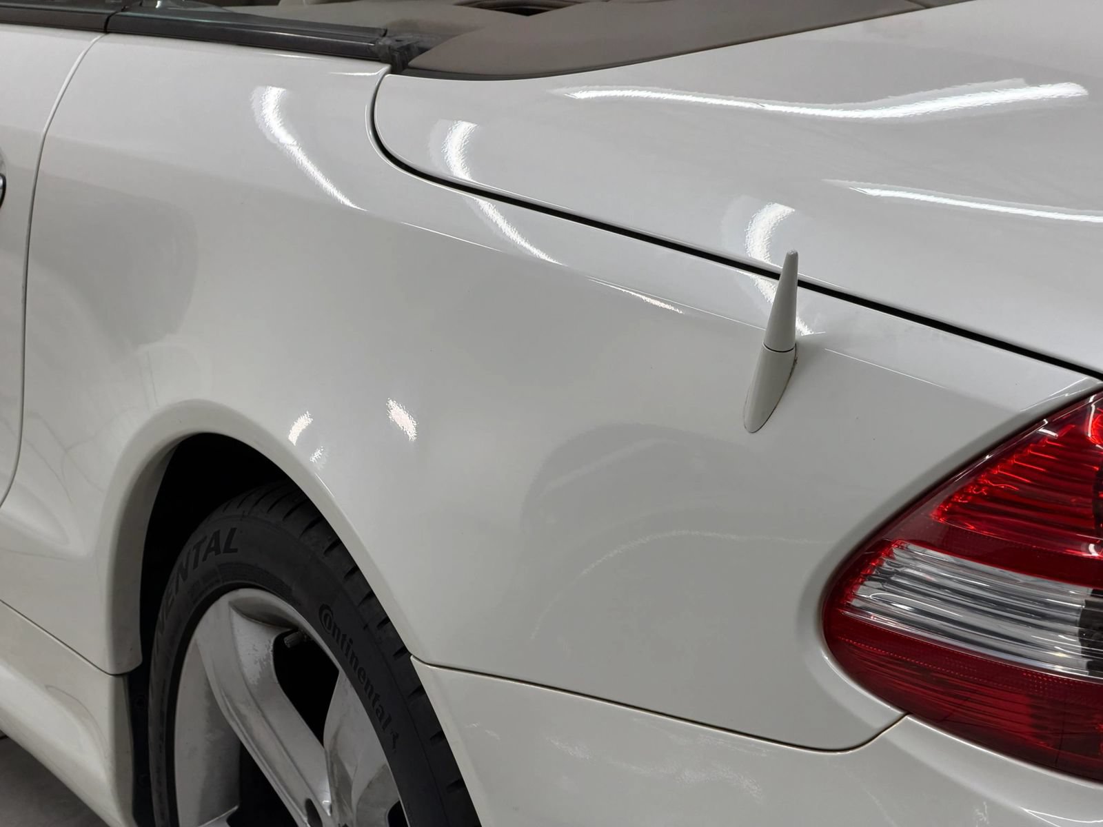 Used 2009 Mercedes-Benz SL 550 image 12