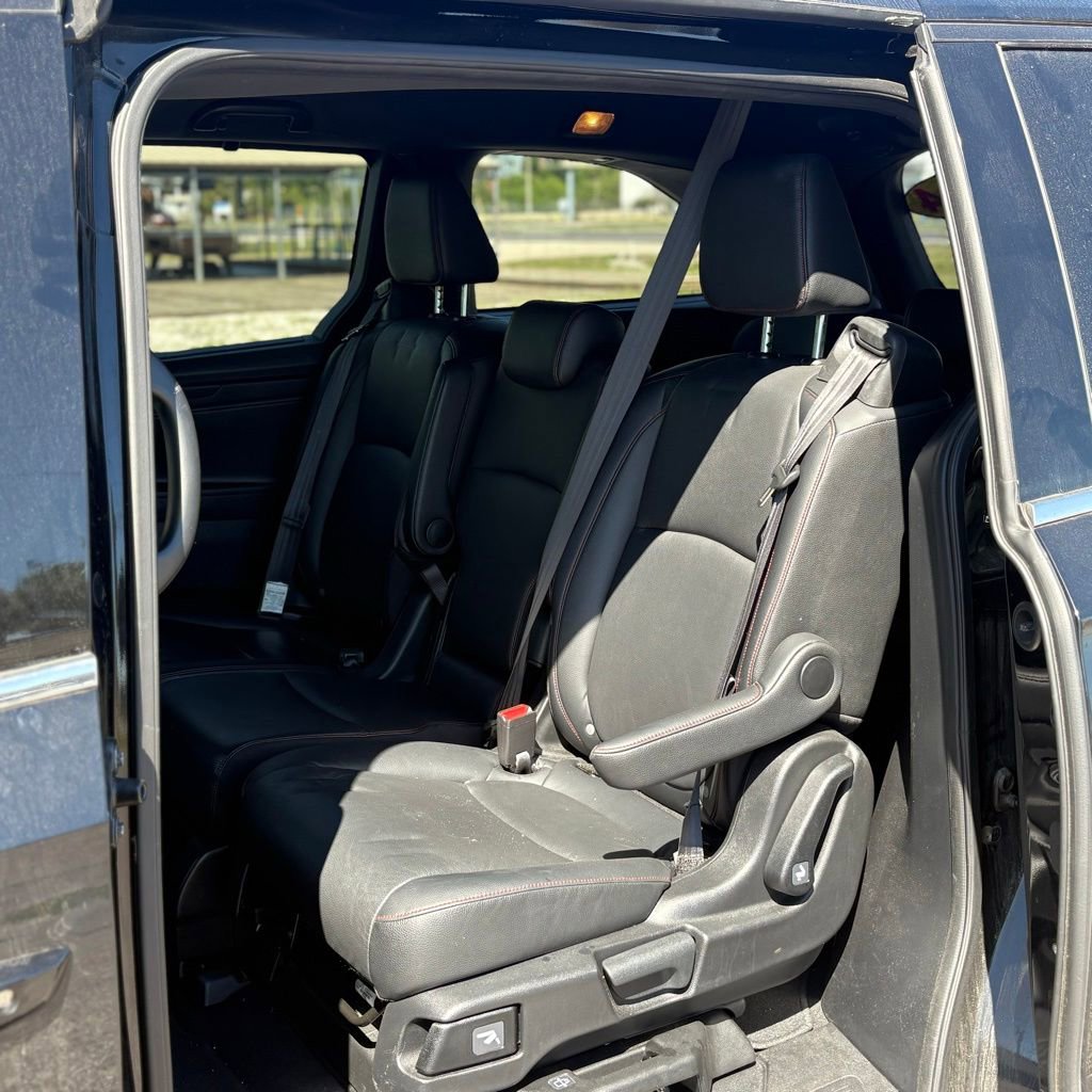 Used 2024 Honda Odyssey Sport image 12