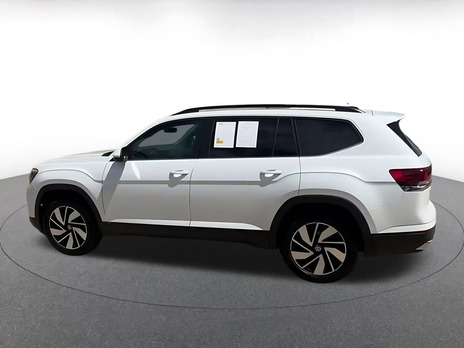 Used 2026 Volkswagen Atlas SE FWD image 8