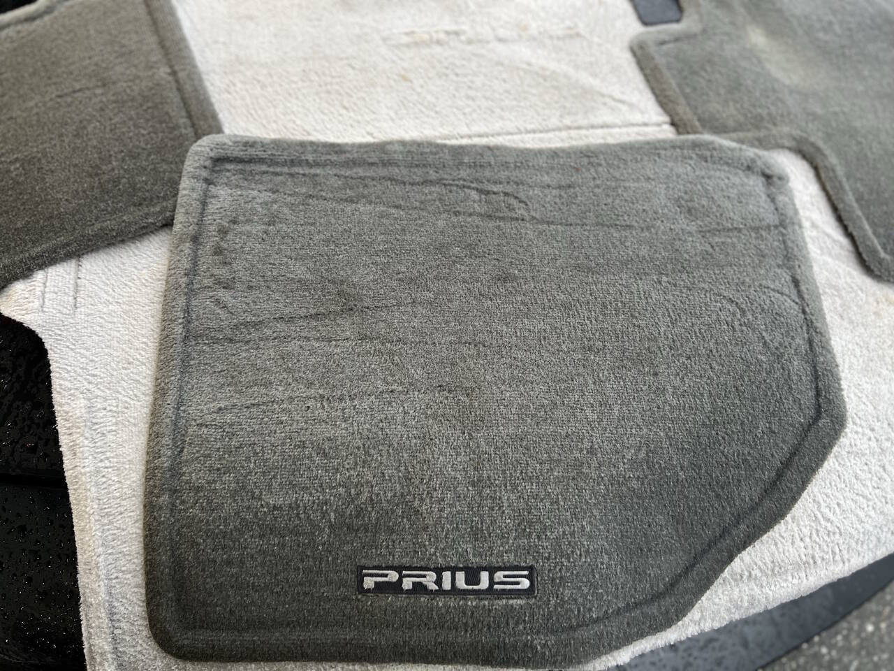 Used 2010 Toyota Prius Two image 31