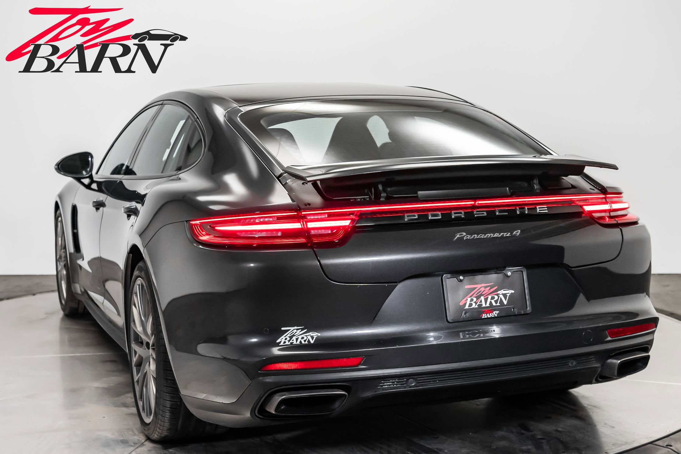 Used 2018 Porsche Panamera 4 image 12