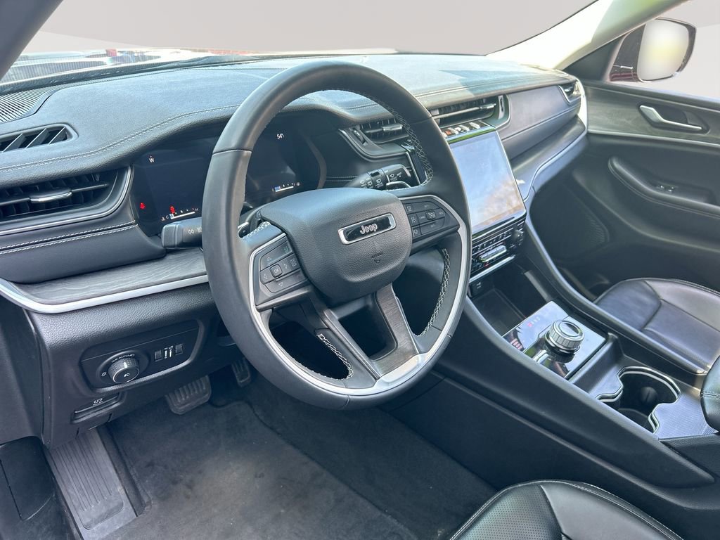 Used 2023 Jeep Grand Cherokee L Limited w/ Luxury Tech Group II AWD/4WD image 16