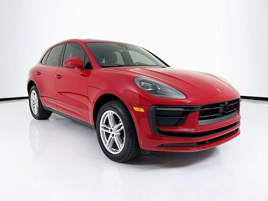 Certified 2025 Porsche Macan AWD/4WD image 7