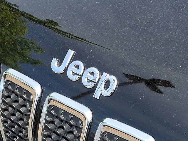 Used 2019 Jeep Cherokee Latitude w/ Popular Appearance Group FWD image 29