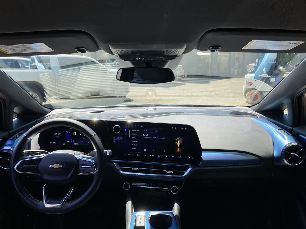 Used 2025 Chevrolet Equinox EV LT w/ Convenience Package FWD image 12