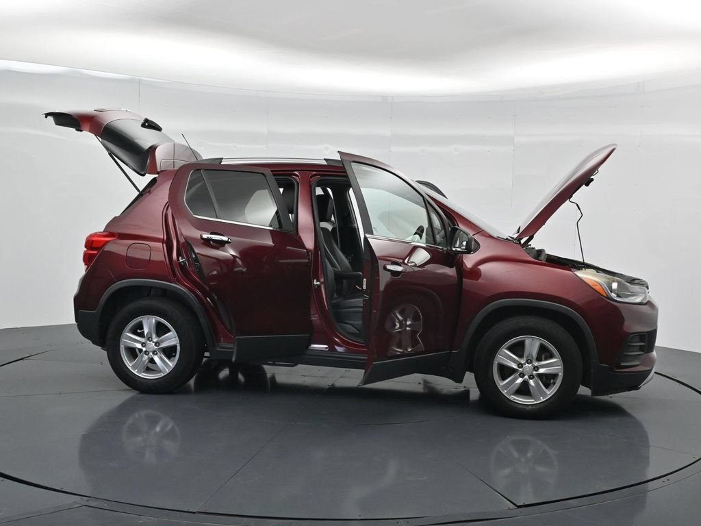 Used 2017 Chevrolet Trax LT w/ LT Convenience Package FWD image 41