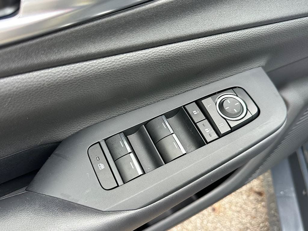 Certified 2023 Toyota Prius Prime FWD image 15