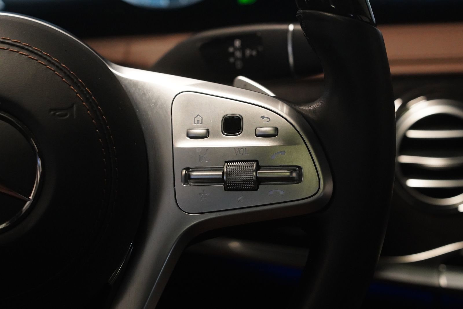 Used 2020 Mercedes-Benz S 560 4MATIC Sedan image 17