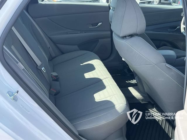 Certified 2025 Hyundai Elantra SEL FWD image 22