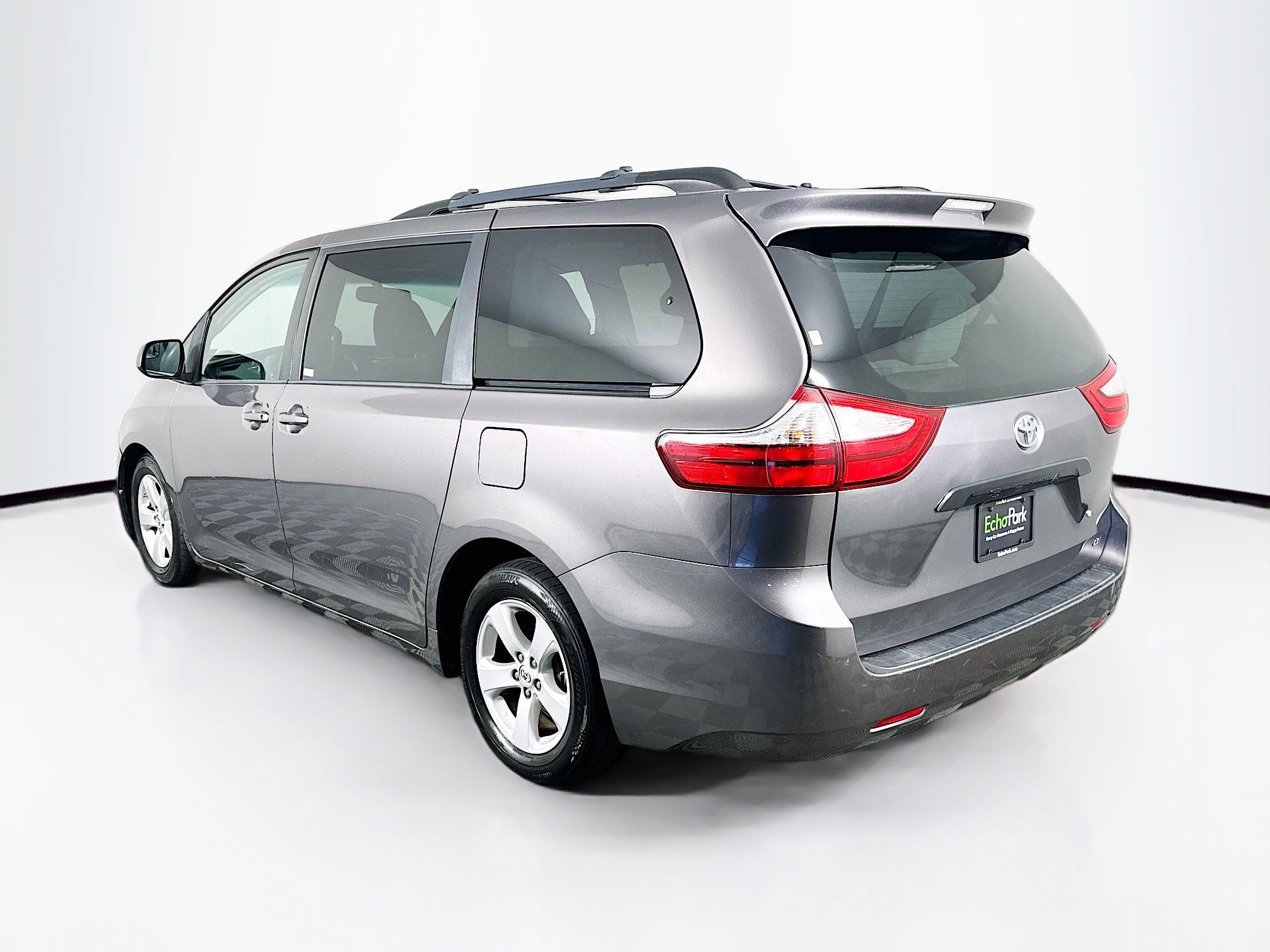 Used 2015 Toyota Sienna LE image 5