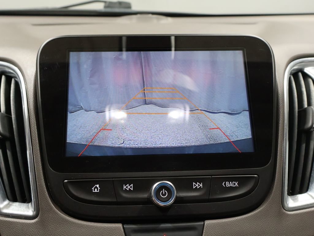 Used 2017 Chevrolet Malibu LT image 27