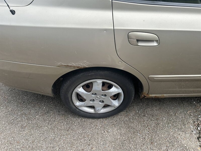 Used 2005 Hyundai Elantra GLS FWD image 22