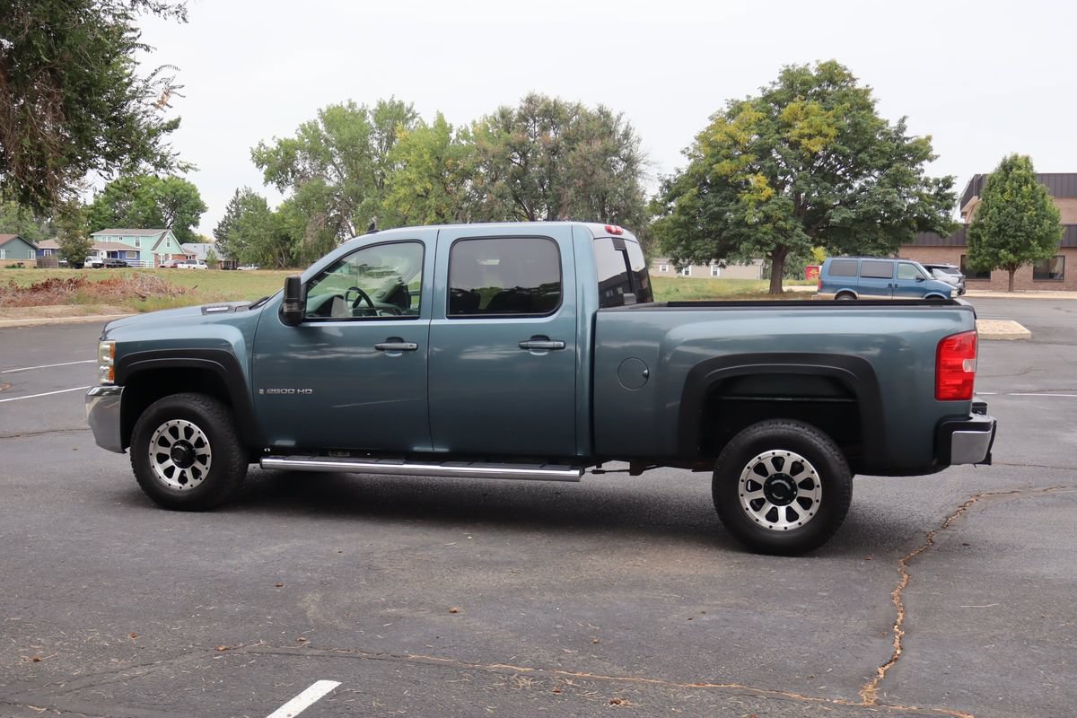 Used 2009 Chevrolet Silverado 2500 LTZ w/ LTZ Plus Package AWD/4WD image 8