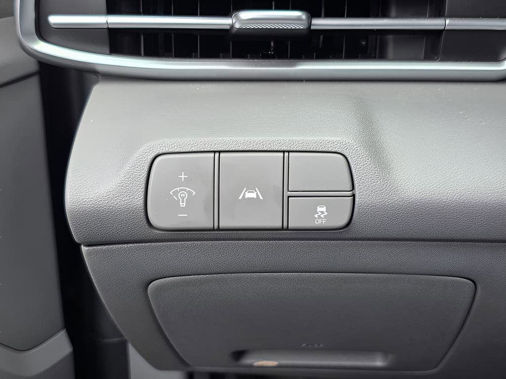 Used 2023 Hyundai Elantra SEL image 23