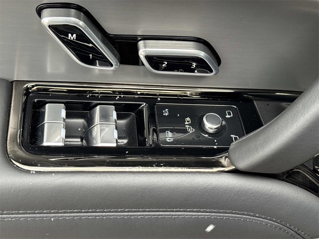 Used 2023 Land Rover Range Rover Sport SE Dynamic image 27