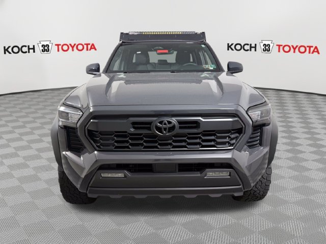 Used 2025 Toyota Tacoma TRD Off-Road AWD/4WD image 2
