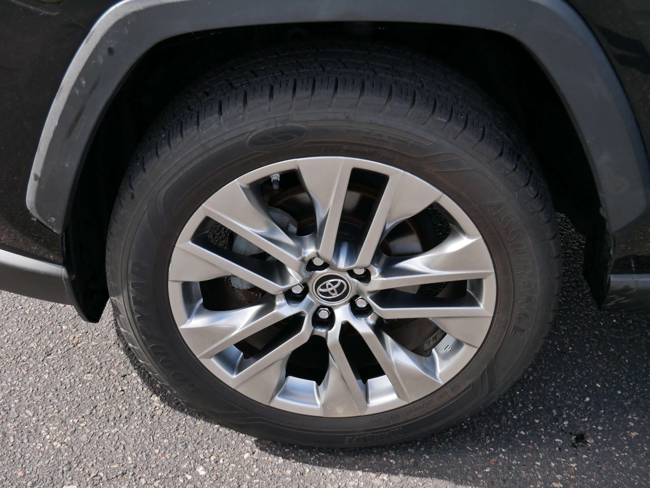Certified 2019 Toyota RAV4 Limited w/ Cold Weather Package AWD/4WD image 15