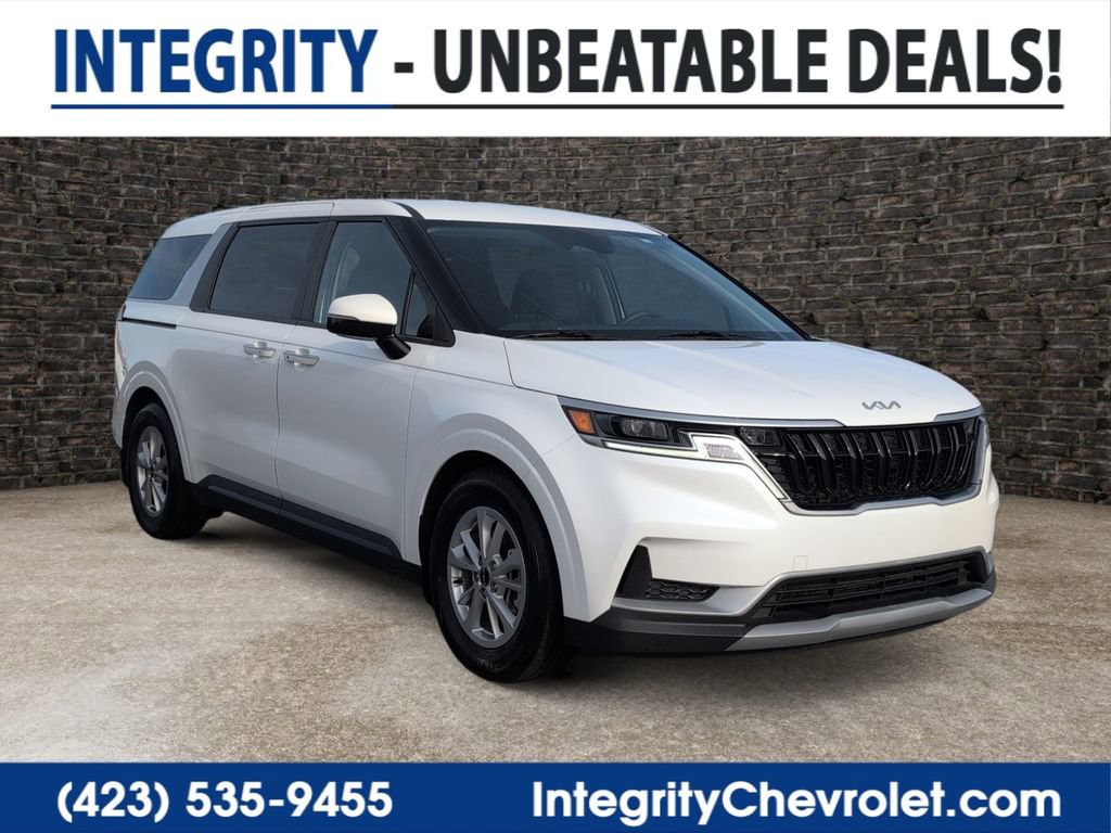 Used 2024 Kia Carnival LX video 1