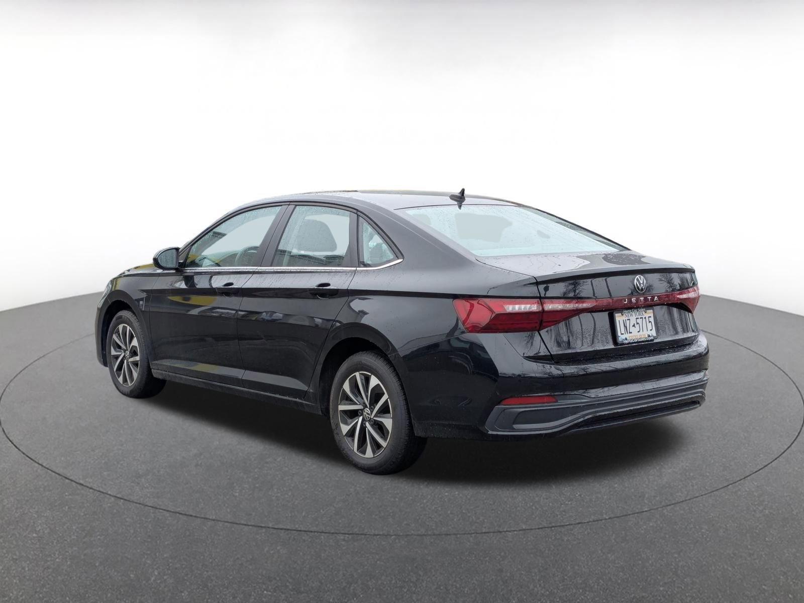 Used 2025 Volkswagen Jetta S image 7