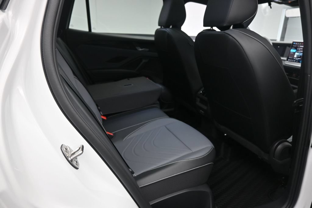 New 2026 Volkswagen Tiguan SE R-Line FWD image 26