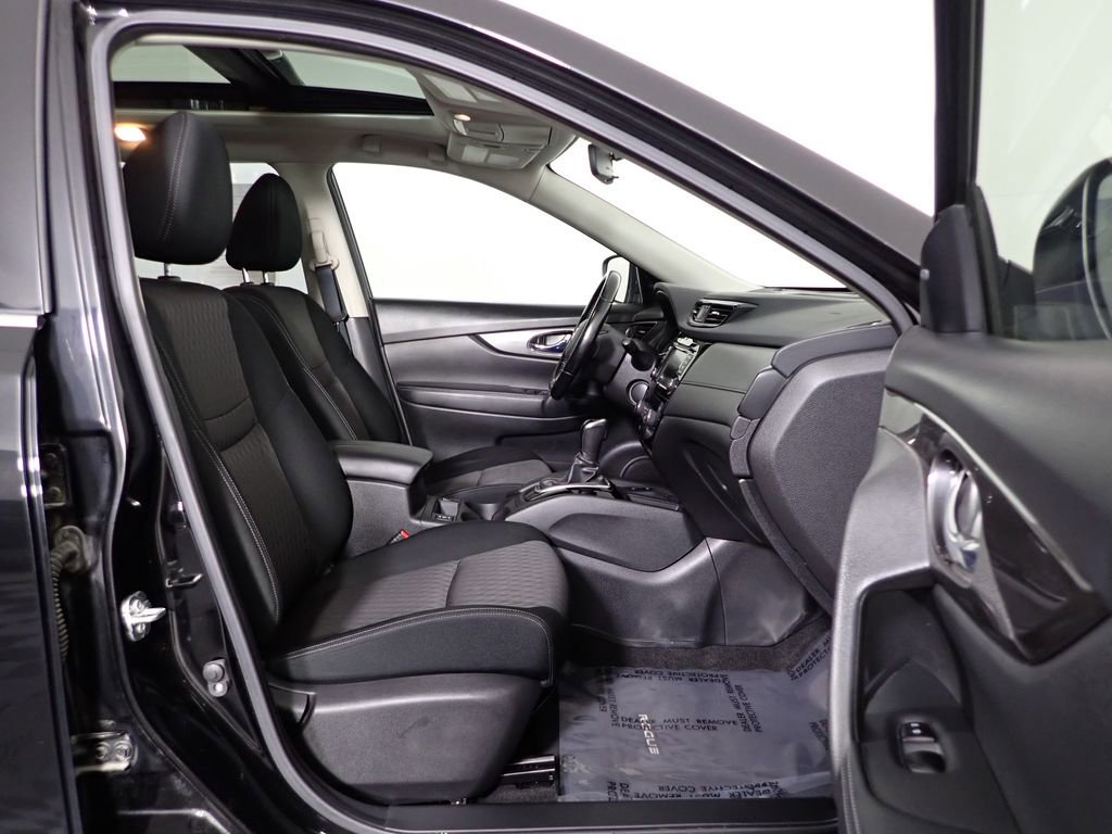 Used 2020 Nissan Rogue SV w/ Sun & Sound Touring Package image 43