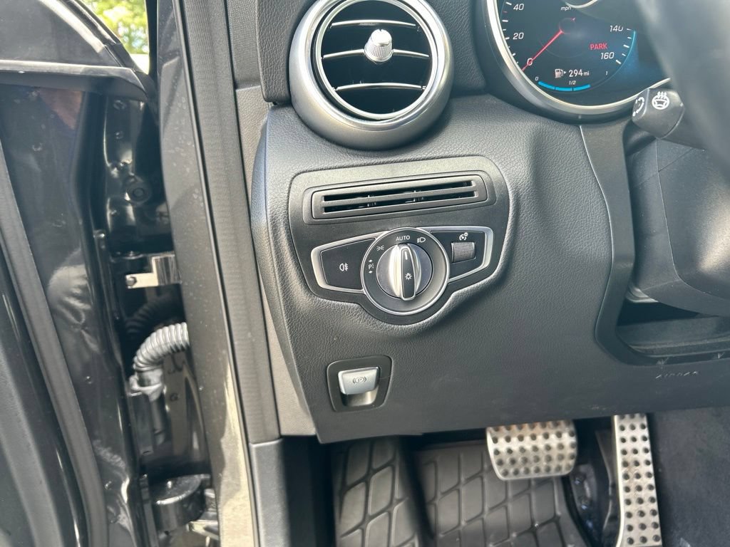 Used 2022 Mercedes-Benz GLC 300 4MATIC image 24