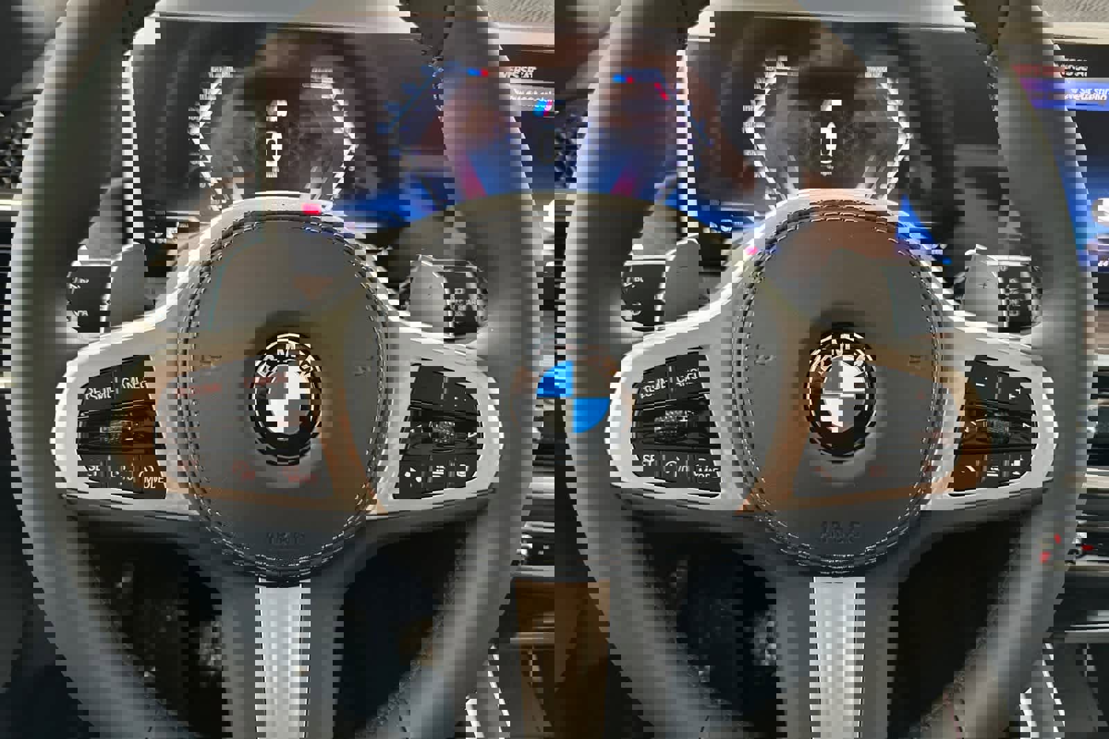 Used 2026 BMW X7 xDrive40i w/ M Sport Package image 24