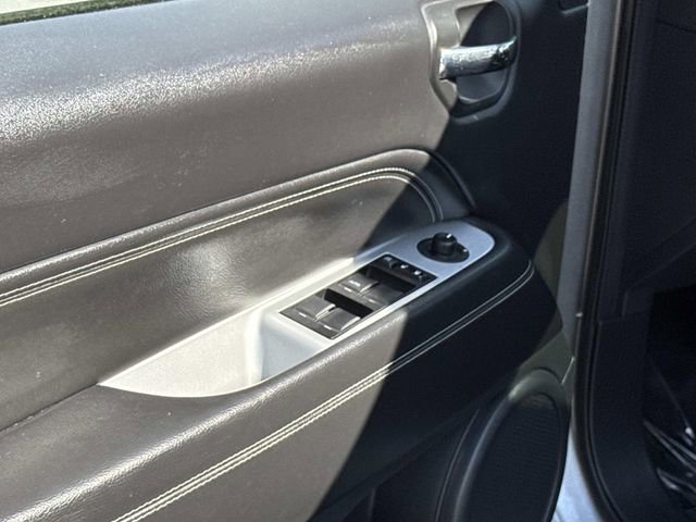 Used 2016 Jeep Compass High Altitude image 16